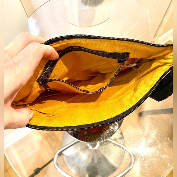 ✅🆕 Thai embroidered wristlet/clutch,fringe tassel, multi clr floral pattern 🌺🌸 - Picture 4 of 5